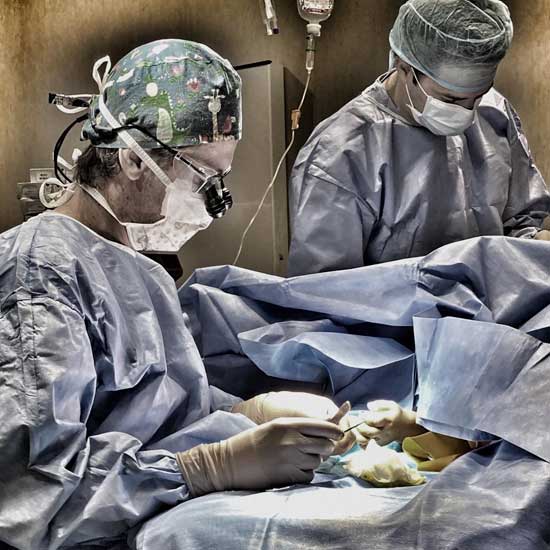 Dr. Sergio Martínez Beneficios y patologías que operamos con microcirugía en a Unidad de mano y muñeca de Madrid