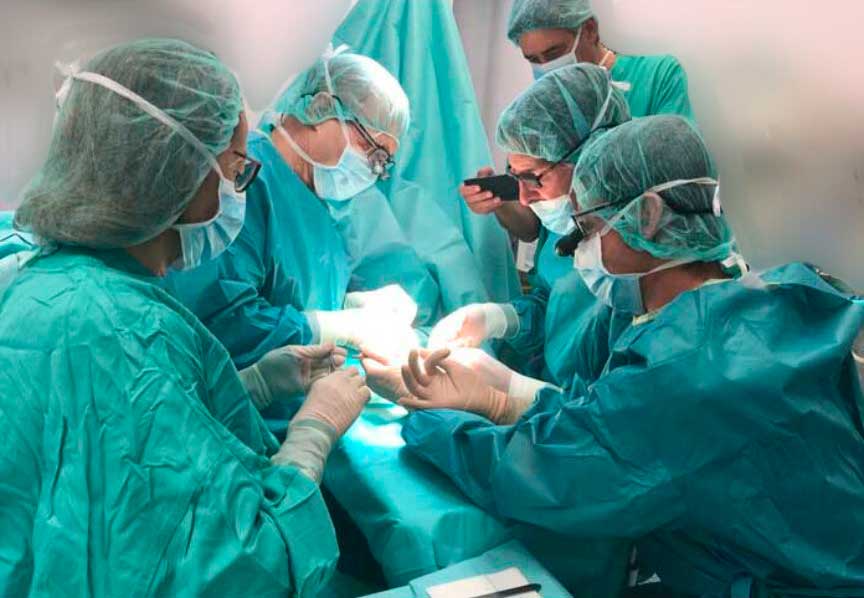 Visitas Formativas Equipo Unidad de Cirugía de Mano y Muñeca en Hospital Beata Maria Ana Madrid. Dr. Miguel del Cerro, Dr. Julio de las Heras y Dr. Sergio Martínez